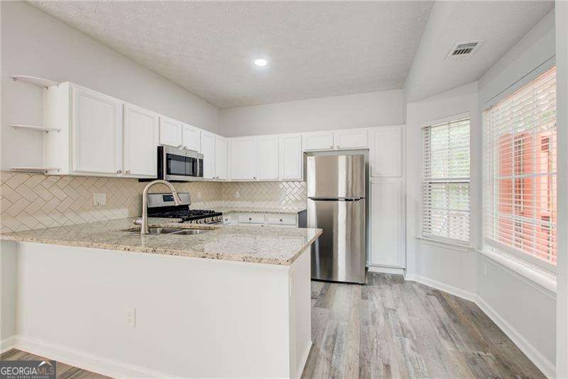 2470 Stonegate Drive Nw Property Photo 14