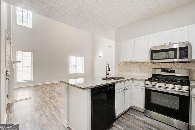 2470 Stonegate Drive Nw Property Photo 15