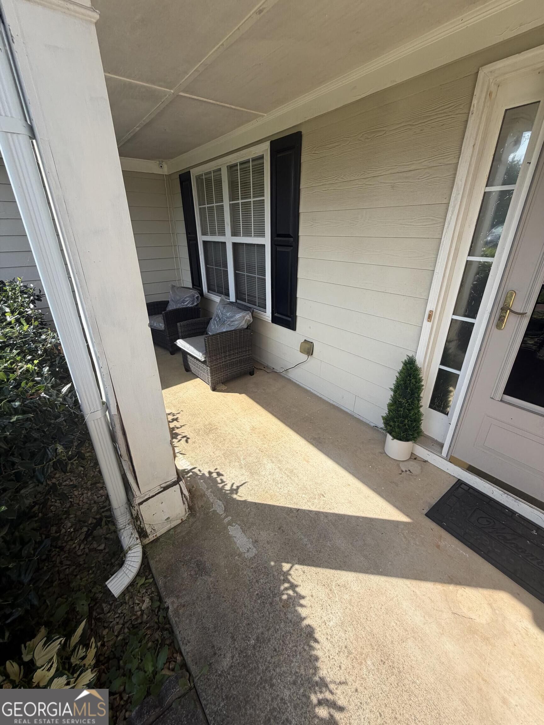 33 Column Court Property Photo 2