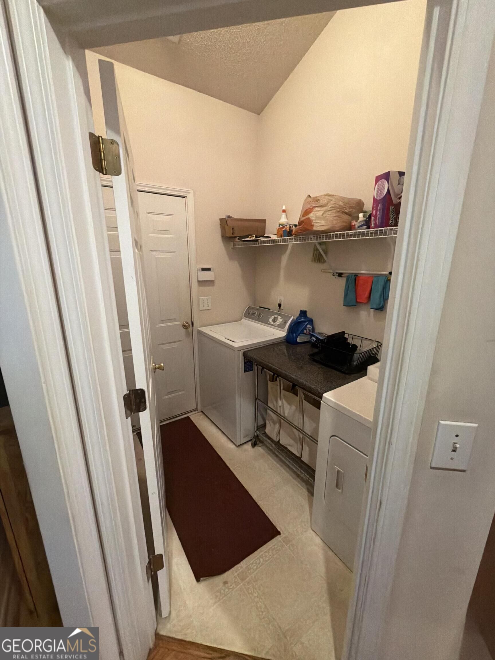 33 Column Court Property Photo 10