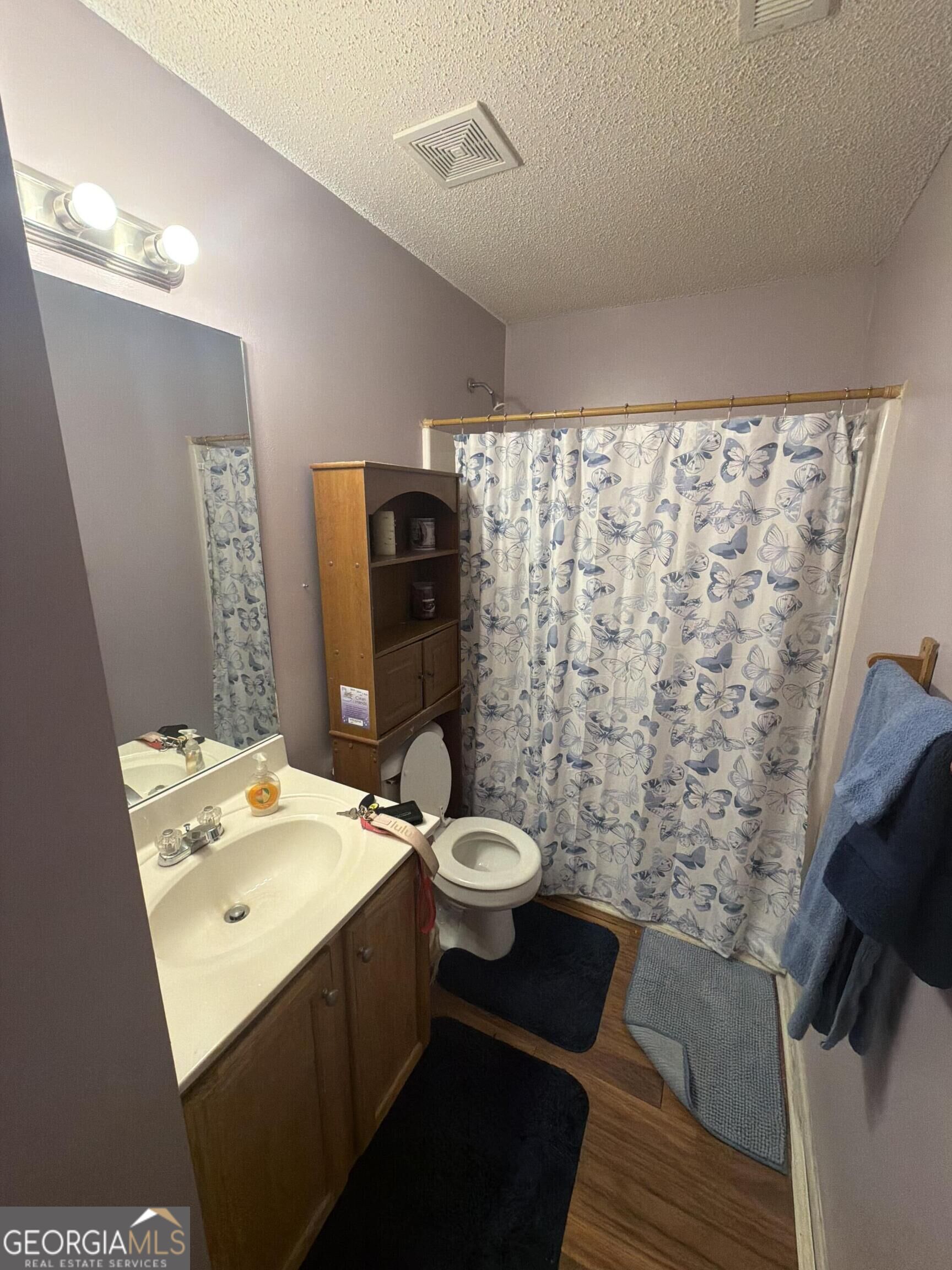 33 Column Court Property Photo 12