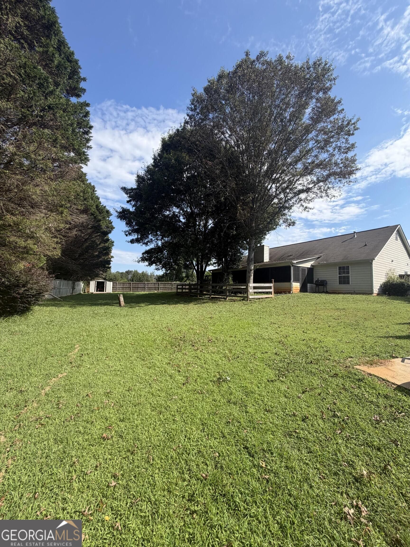 33 Column Court Property Photo 23