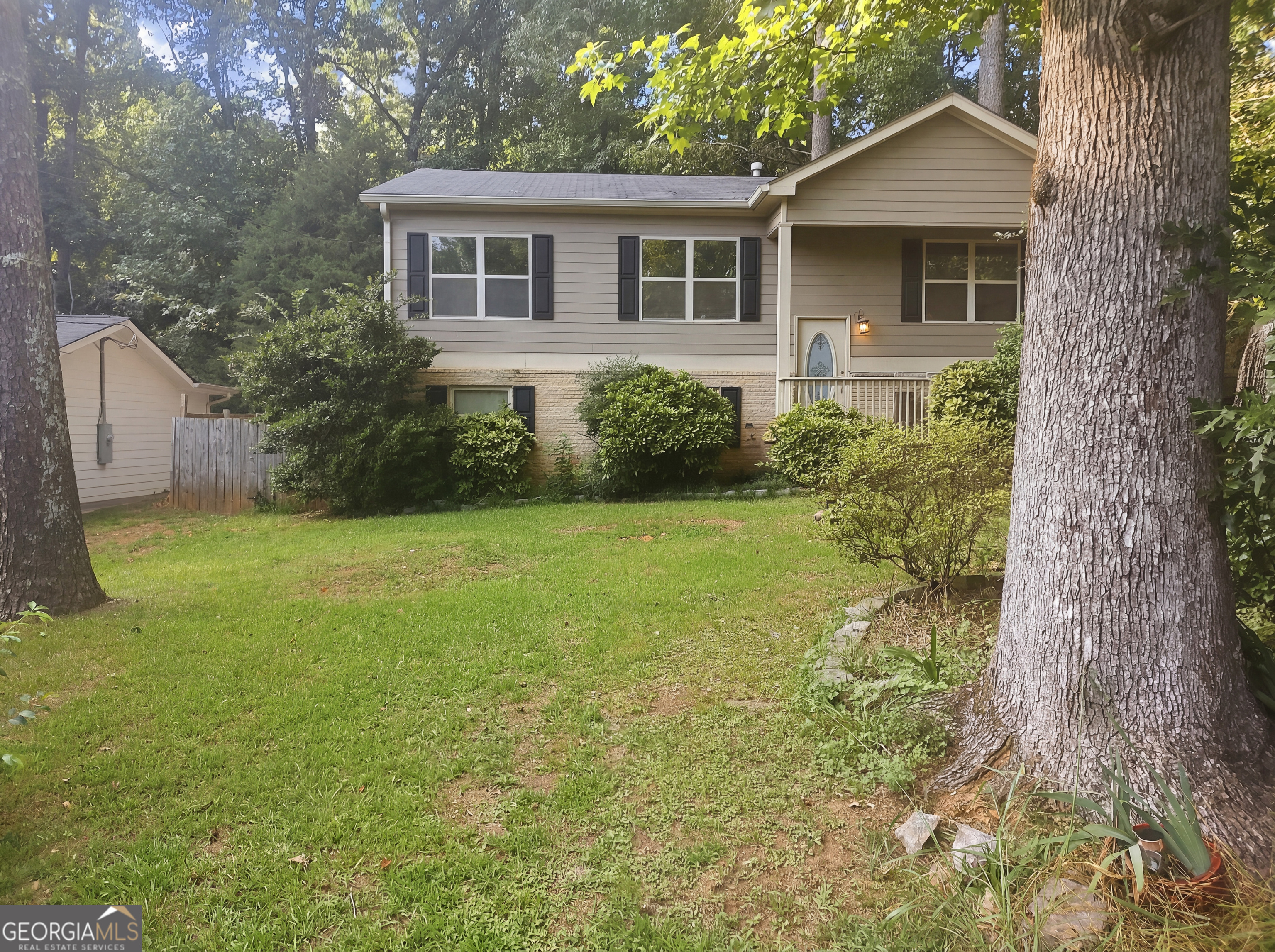 3644 Sheffield Place Property Photo 3