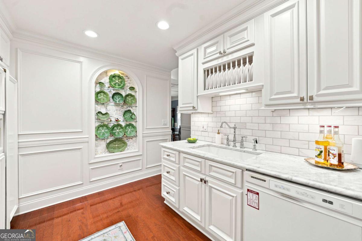 3425 Pinehurst Road Property Photo 32