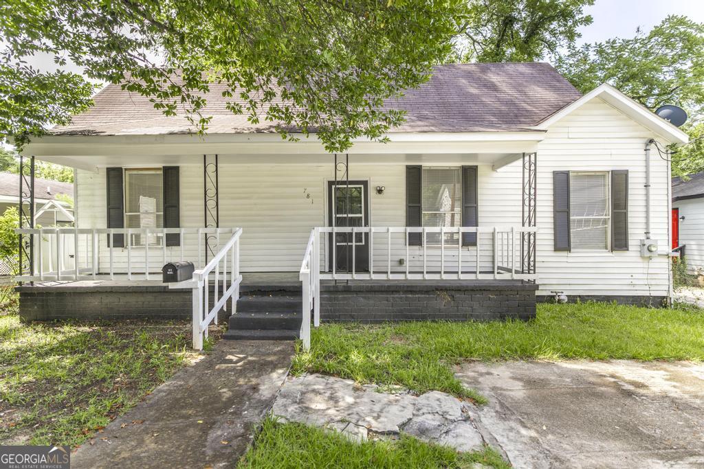 781 Applewood Street Property Photo 2