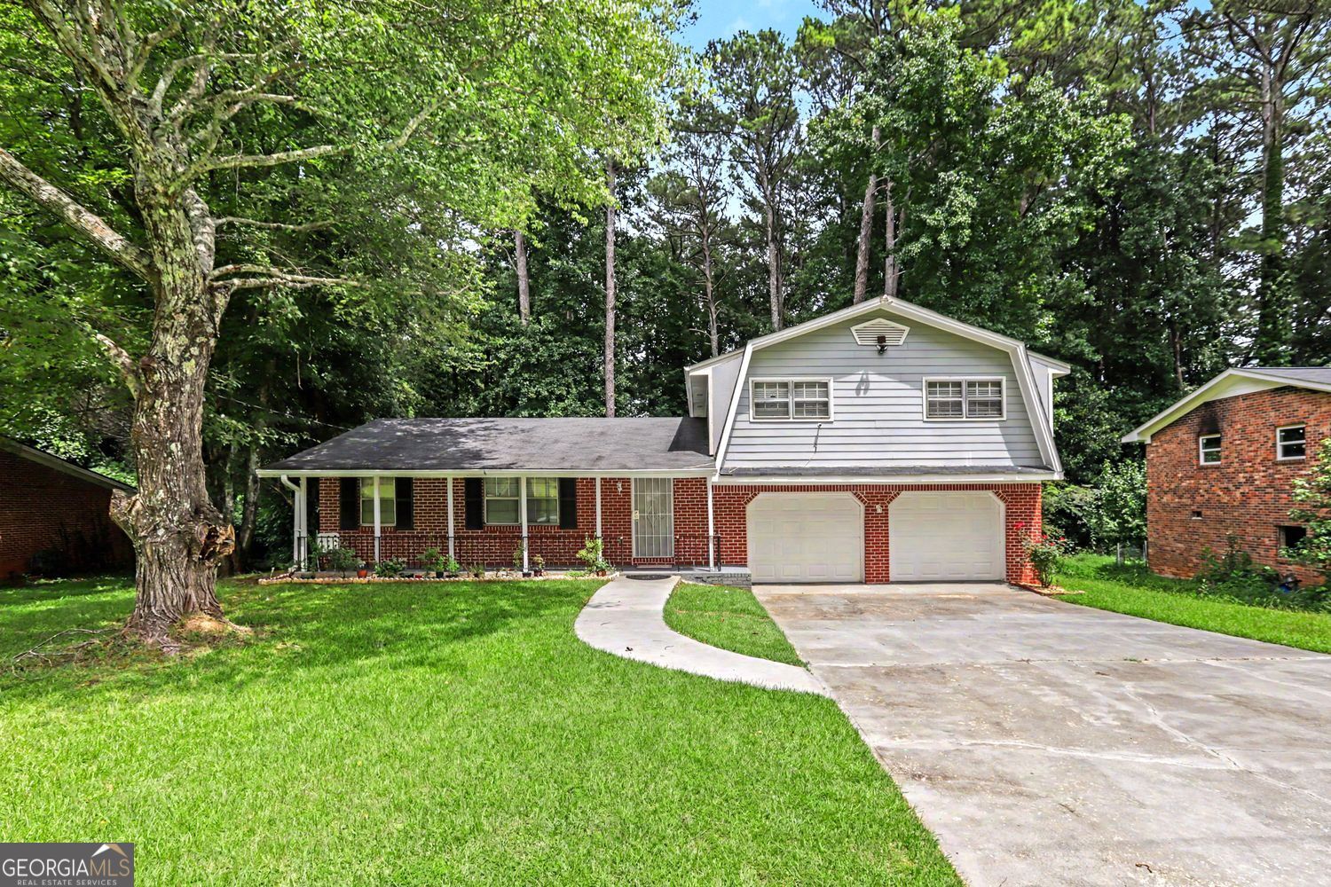 815 Dunleith Court Property Photo 3