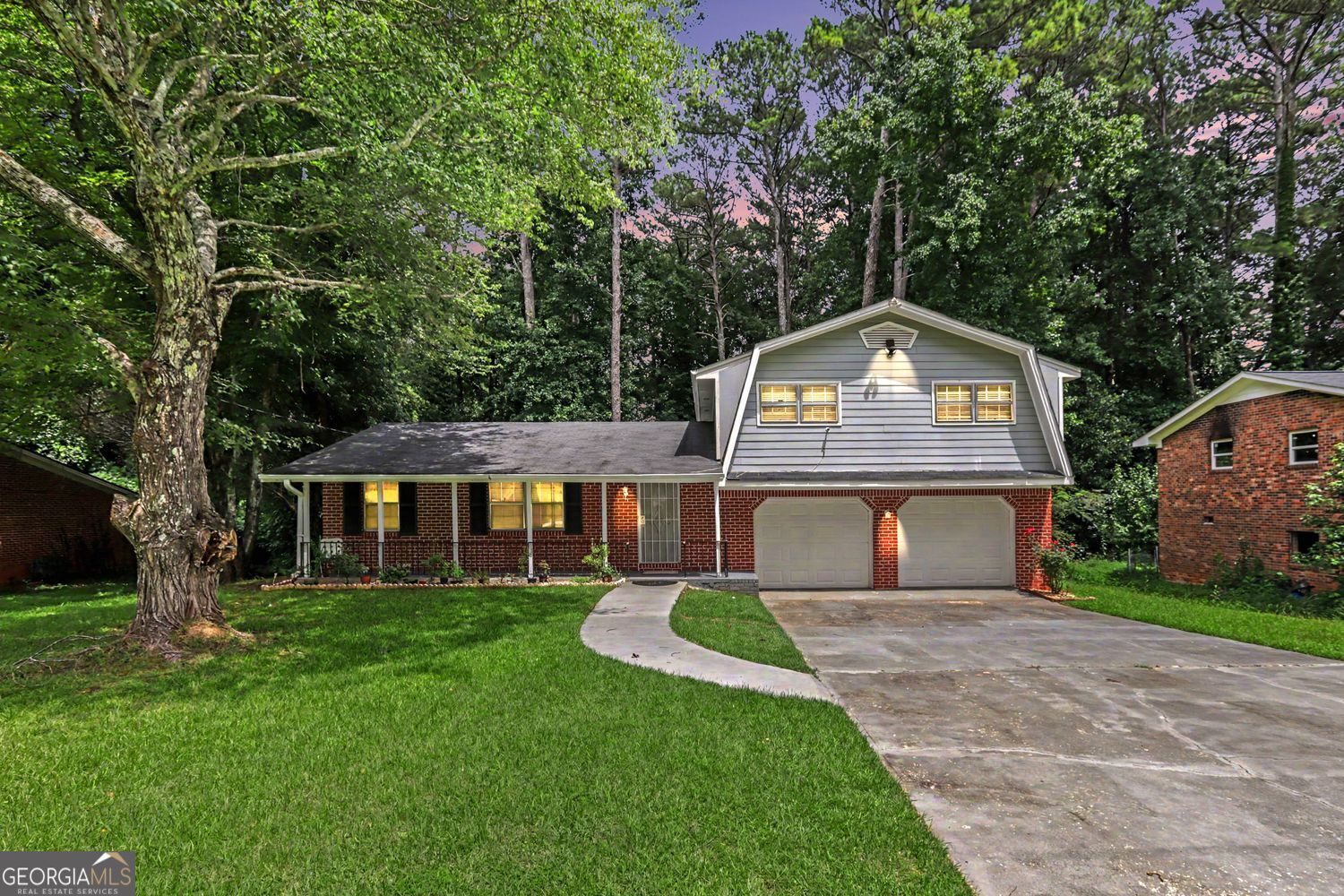 815 Dunleith Court Property Photo 4