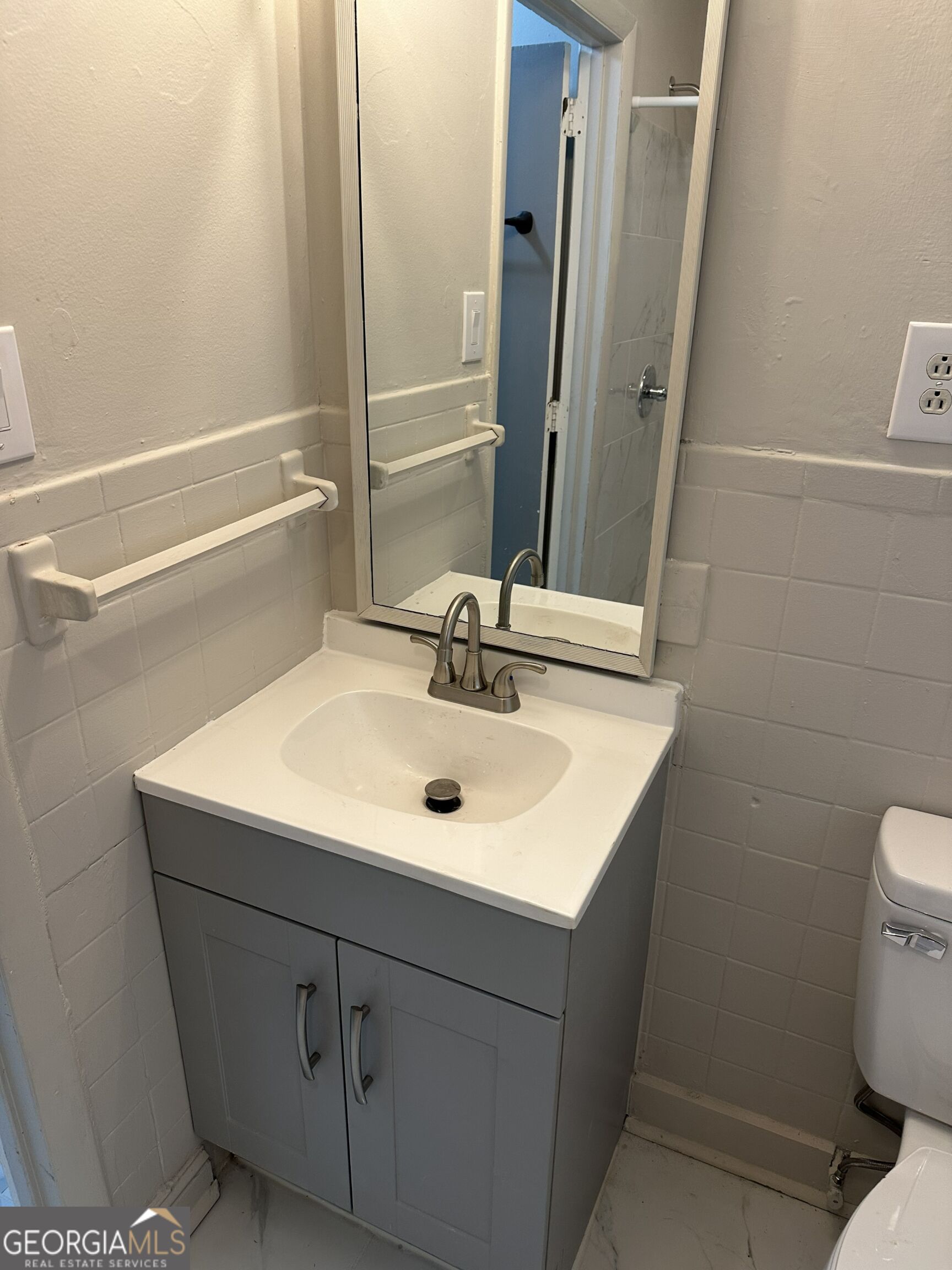 899 E Glochester Place Property Photo 15