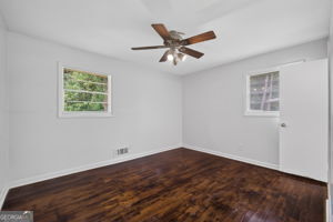 899 E Glochester Place Property Photo 20