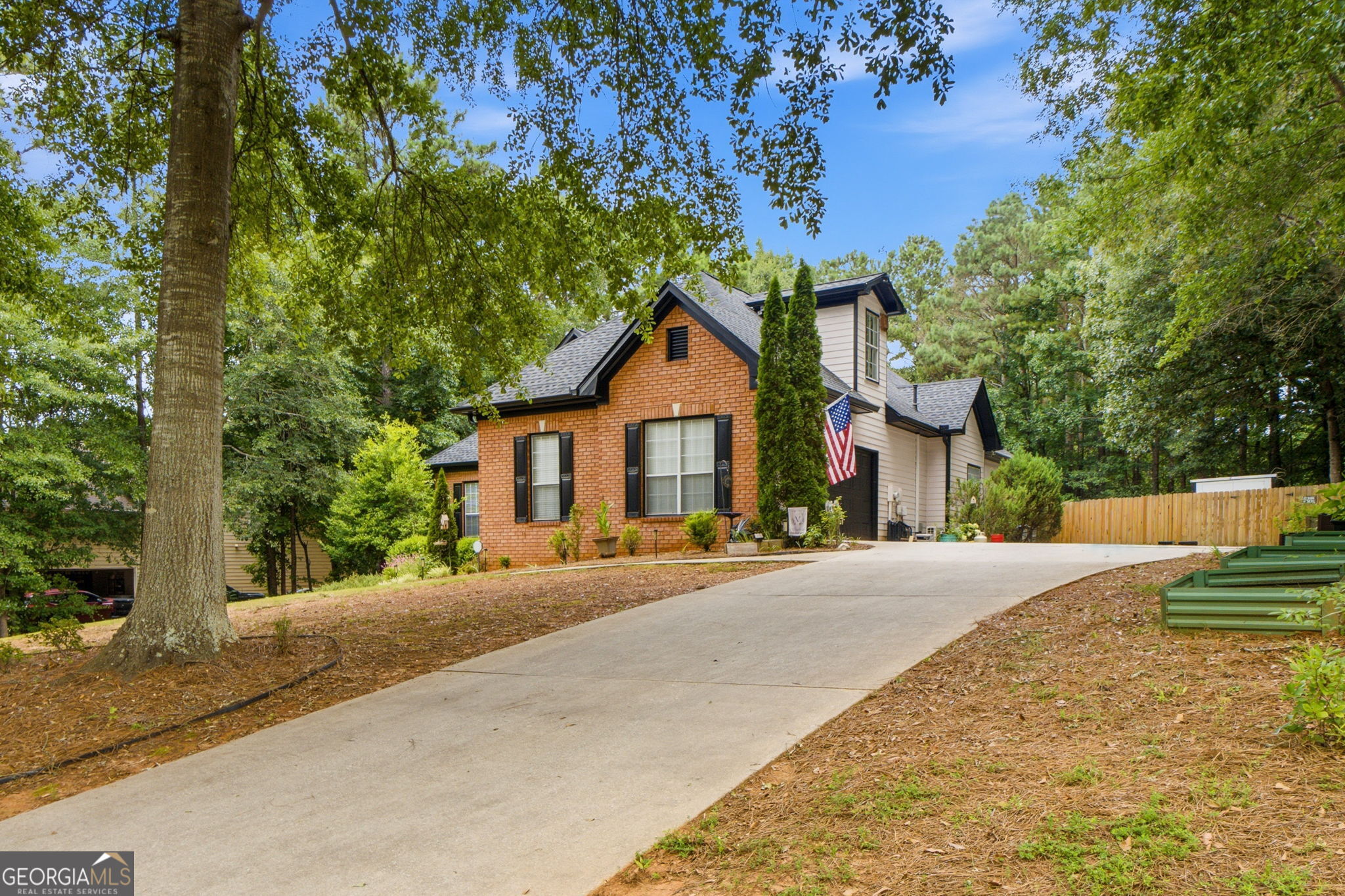 1632 Woodridge Bend Property Photo 3