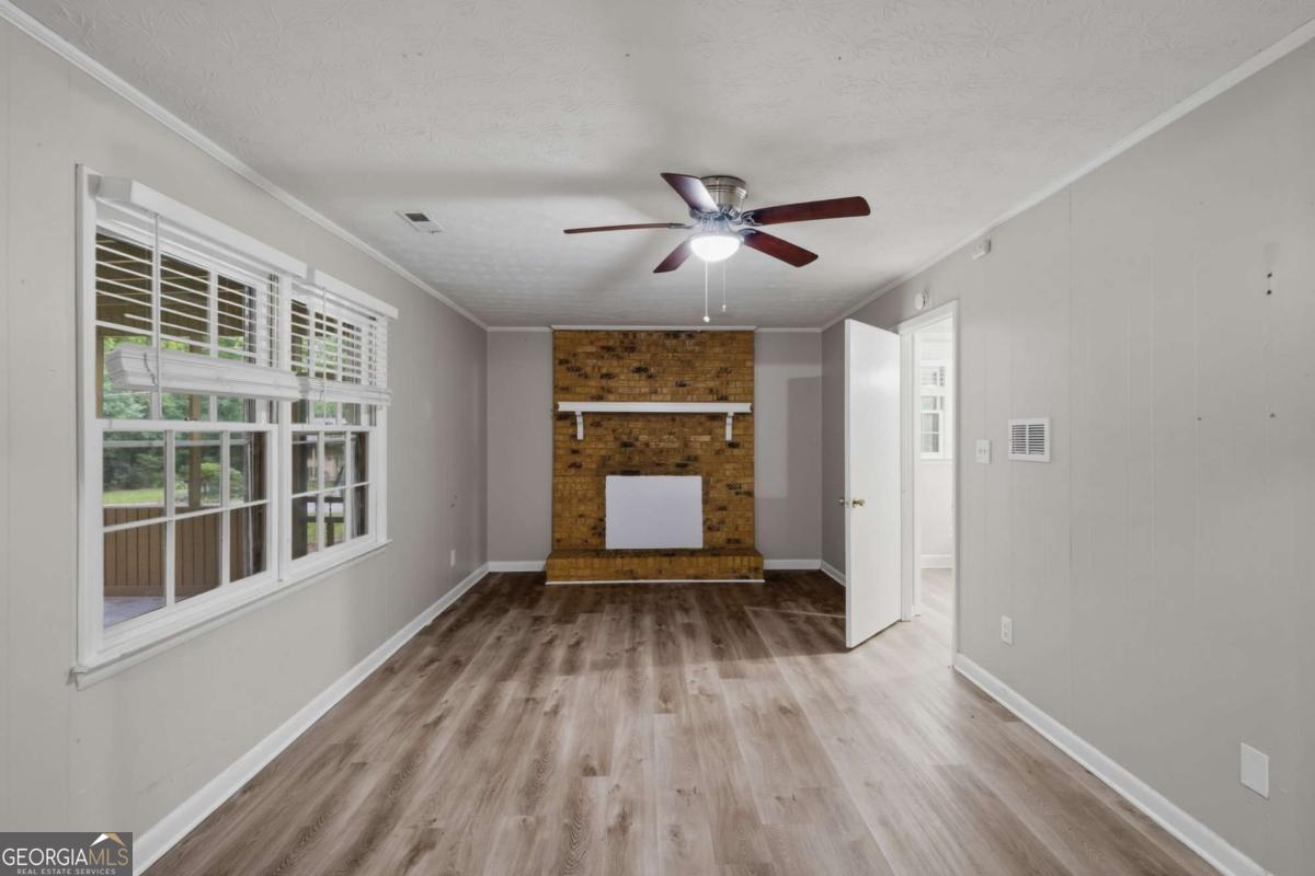 2115 Pine Knoll Circle Ne Property Photo 8