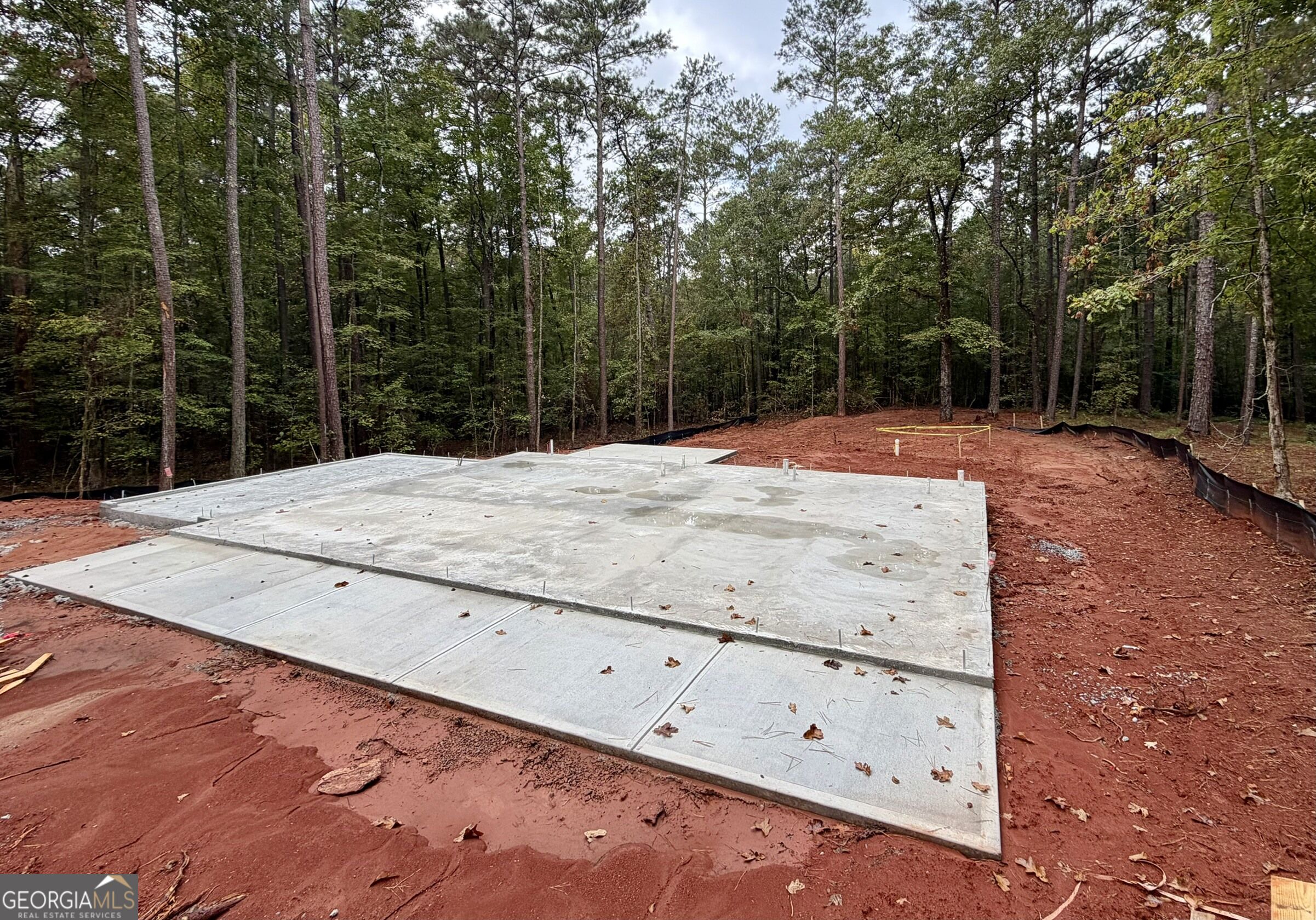 153 Thrusher Court Property Photo 2