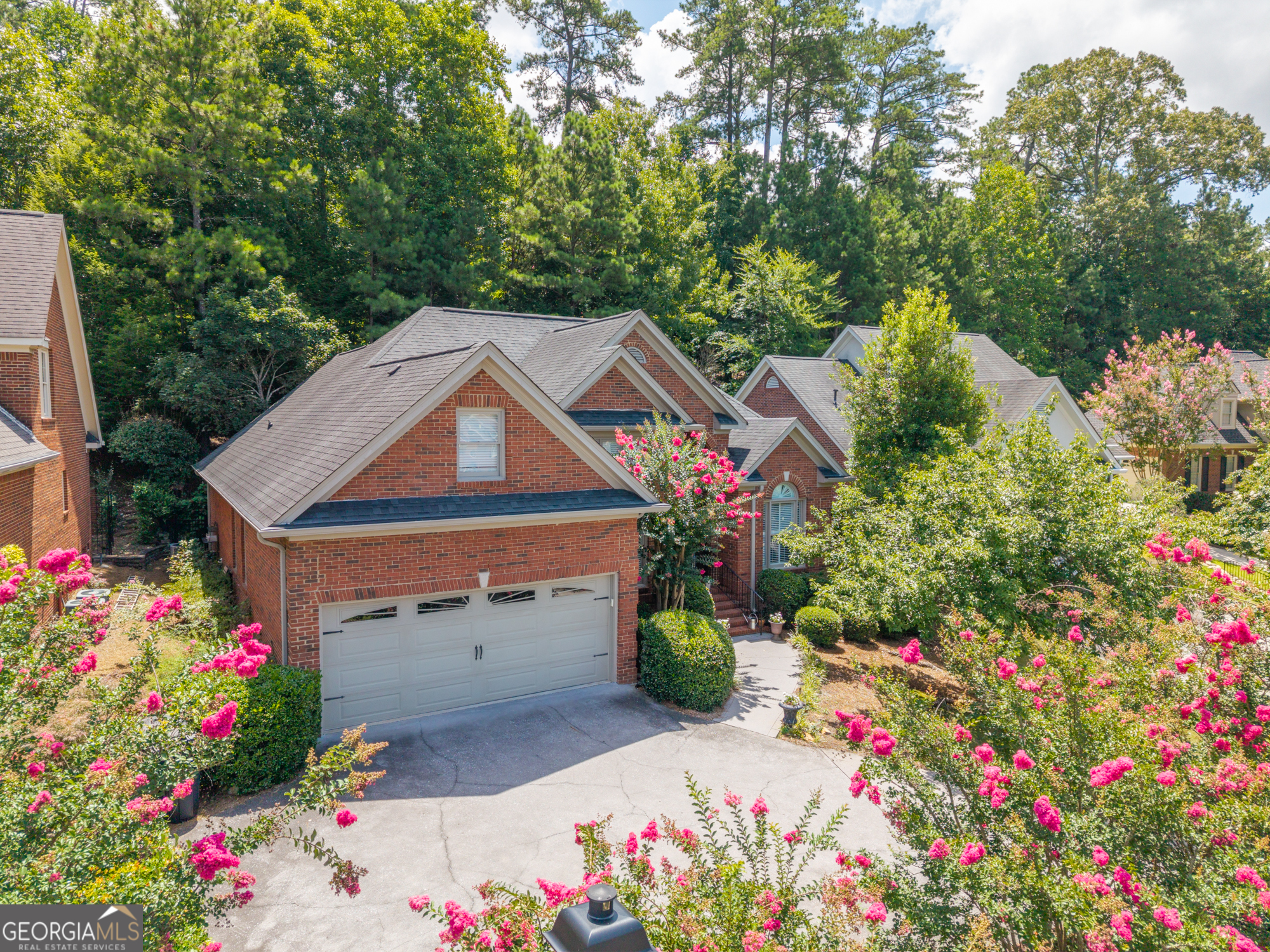 140 Vinings Court Se Property Photo 1