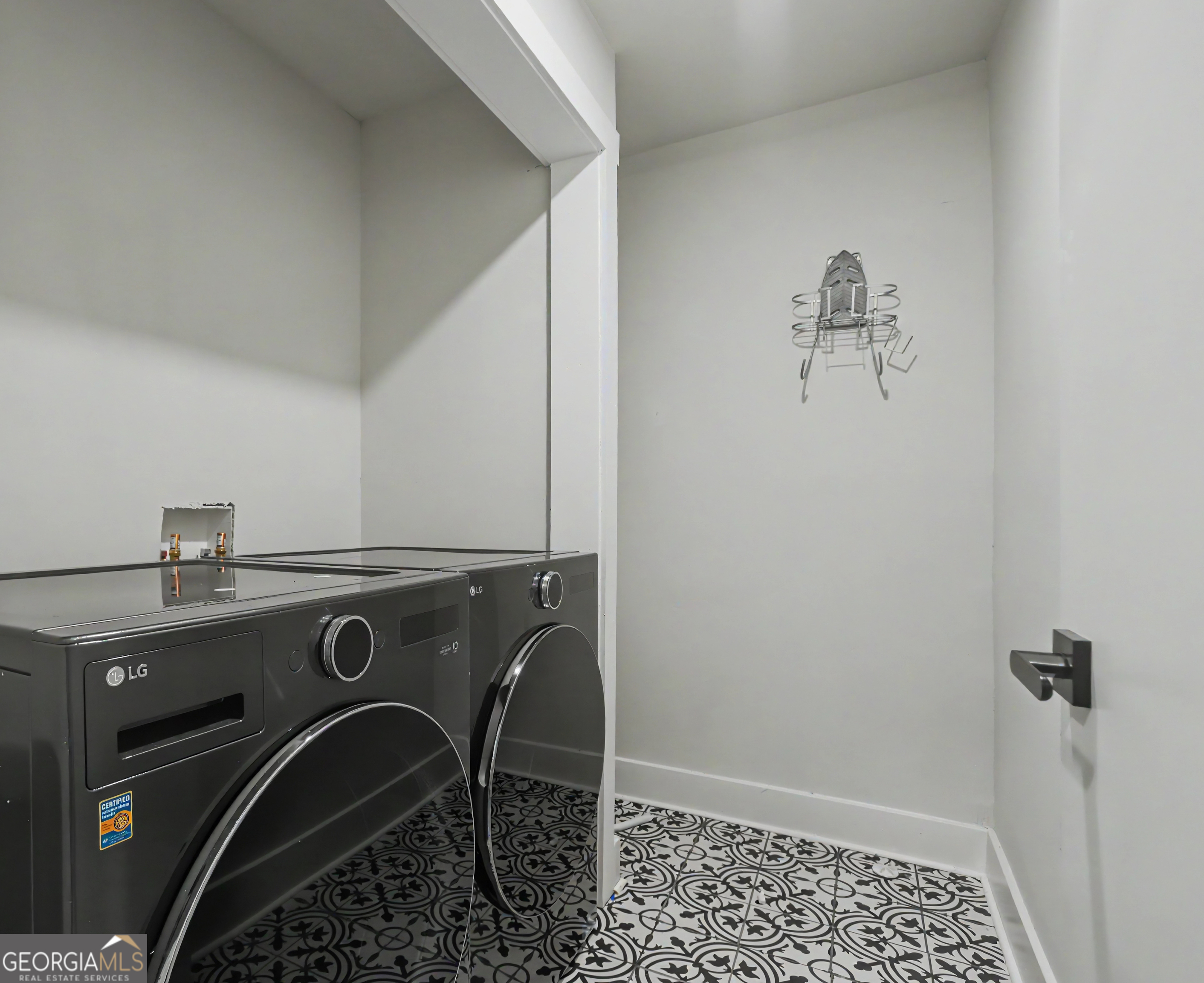 2535 Rhoanoke Drive Property Photo 12