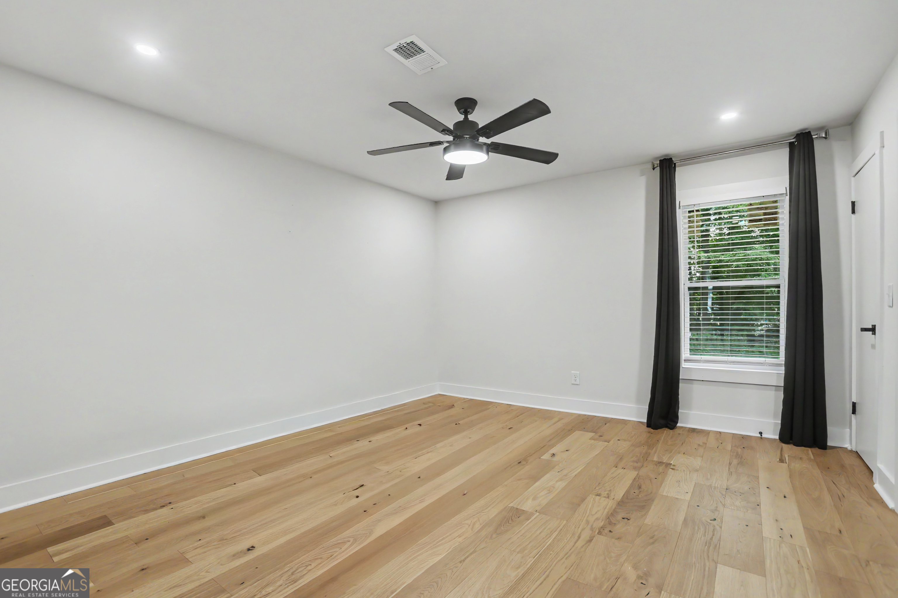 2535 Rhoanoke Drive Property Photo 14