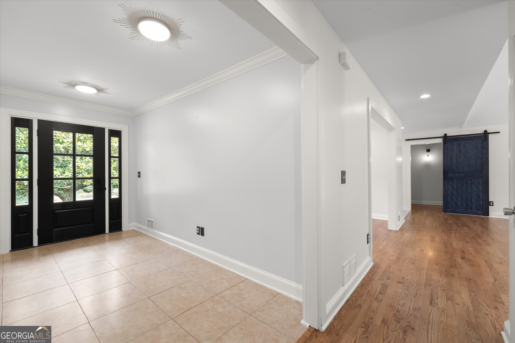 560 Saddle Creek Circle Property Photo 3