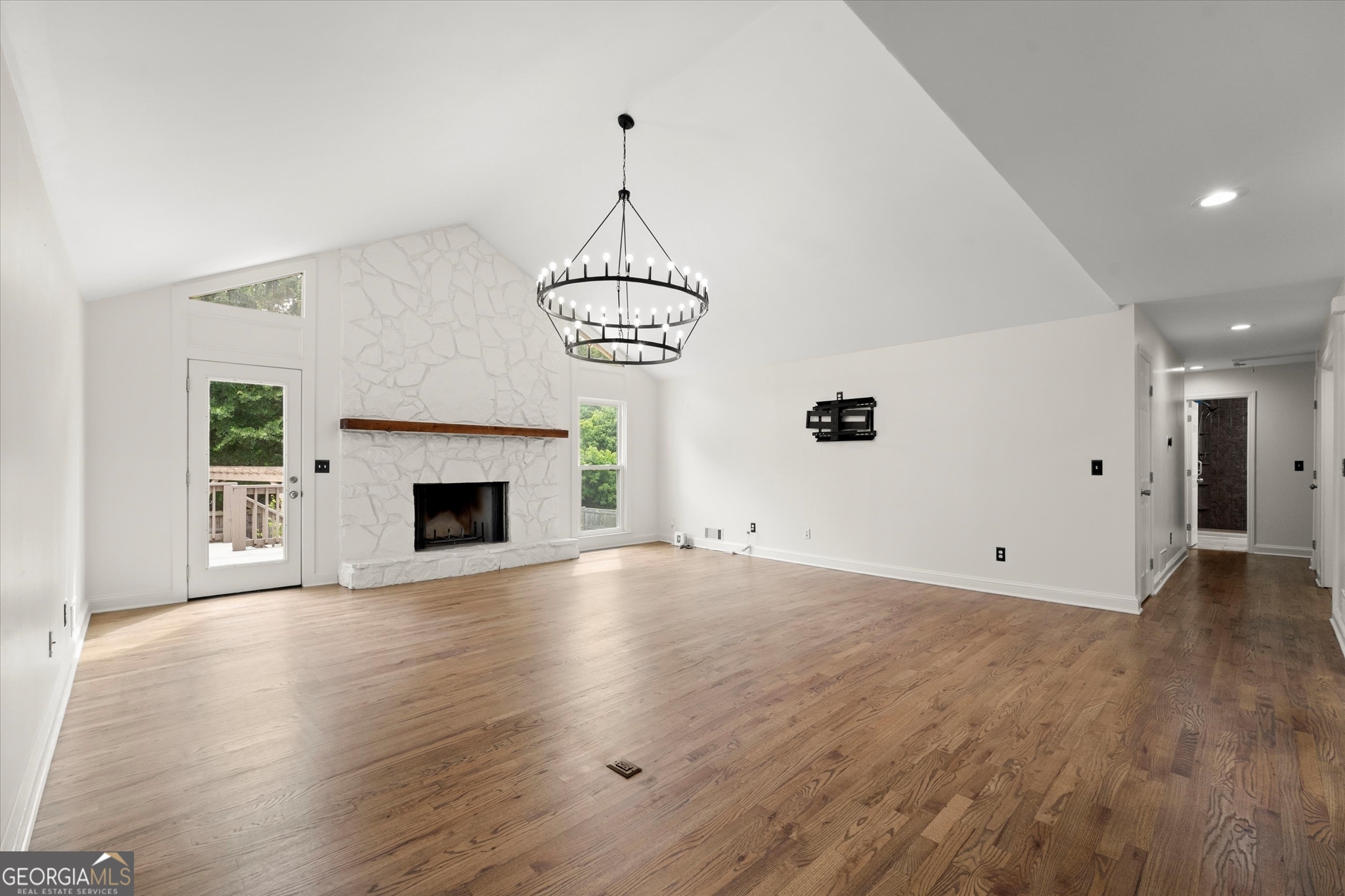 560 Saddle Creek Circle Property Photo 6