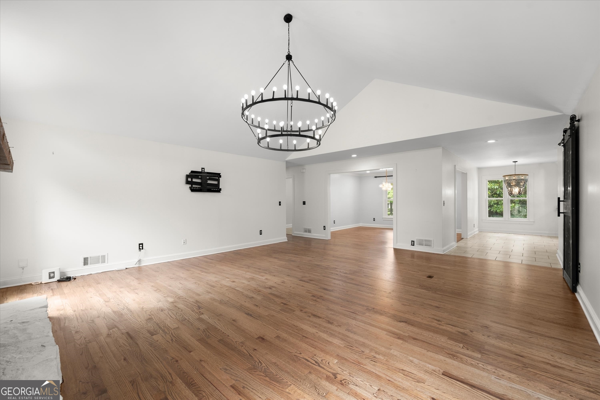 560 Saddle Creek Circle Property Photo 7