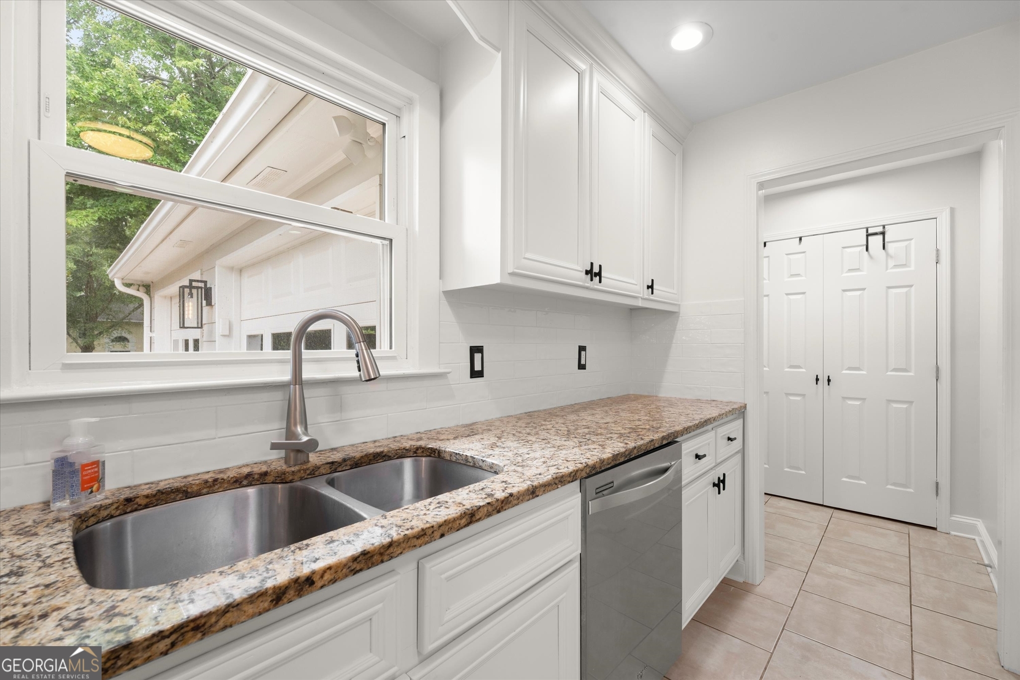 560 Saddle Creek Circle Property Photo 17