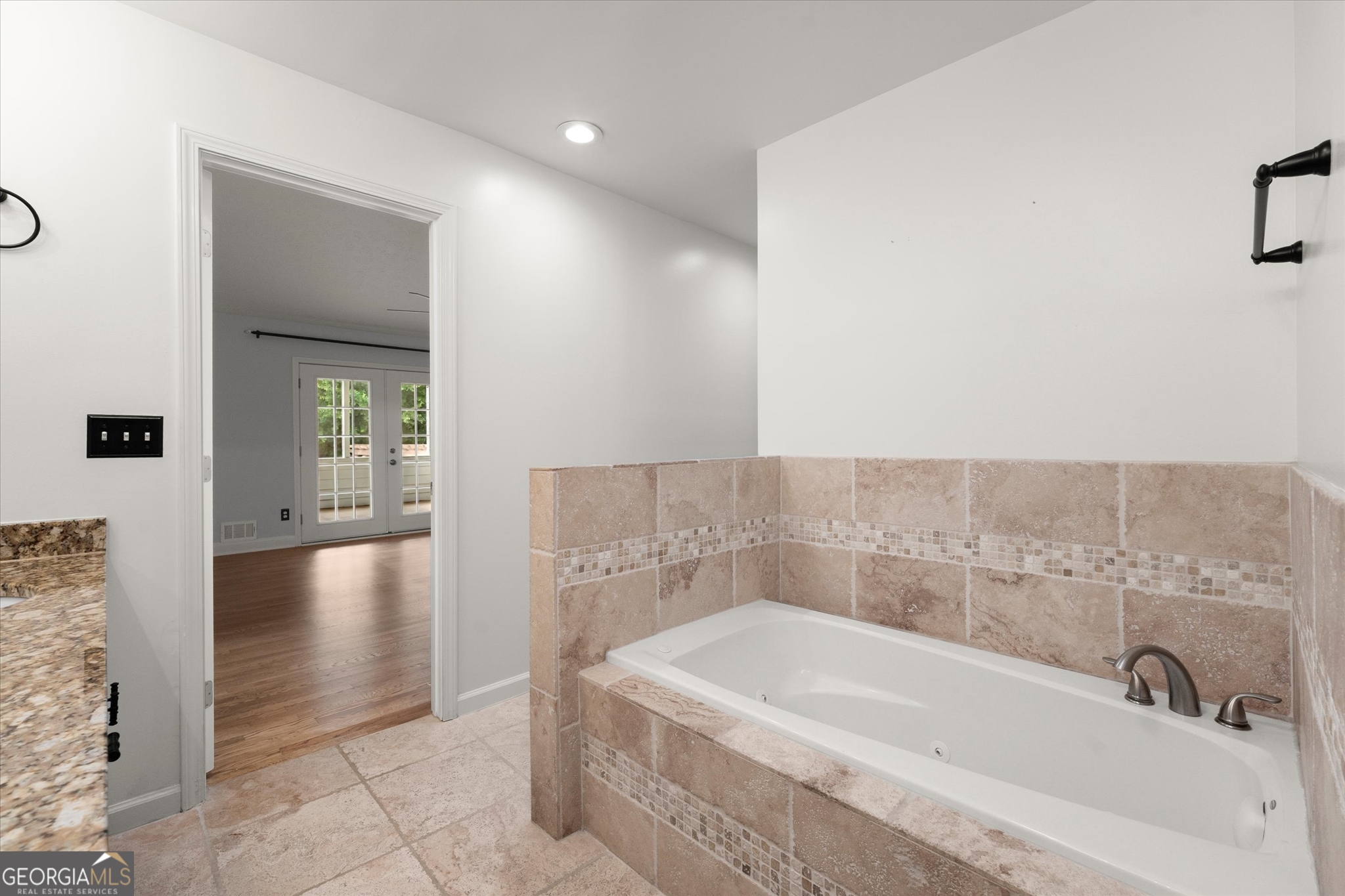560 Saddle Creek Circle Property Photo 25