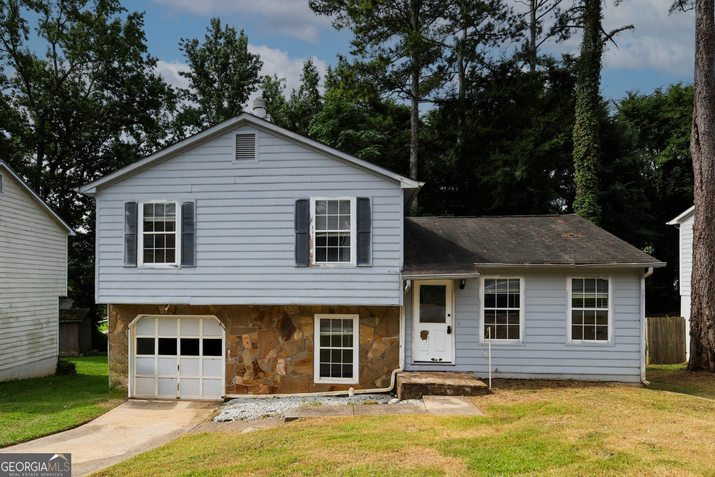 5589 Emerald Glen Property Photo 1