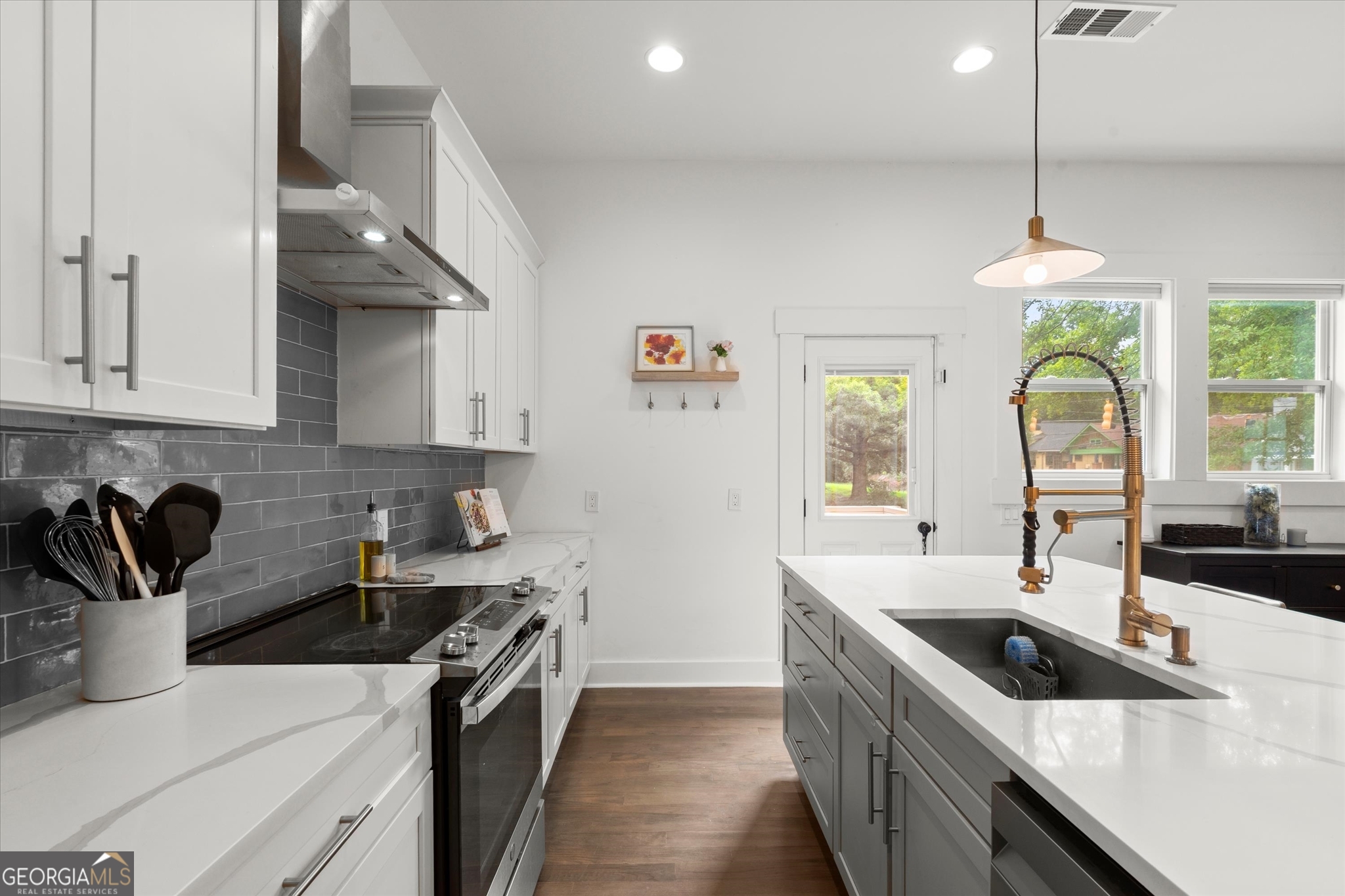 1367 Lucile Avenue Sw Property Photo 15