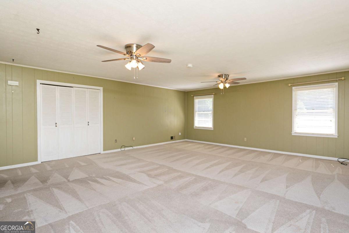 2133 Sandy Plains Road Property Photo 5