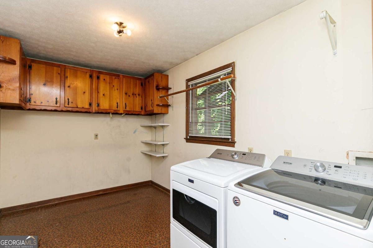2133 Sandy Plains Road Property Photo 14