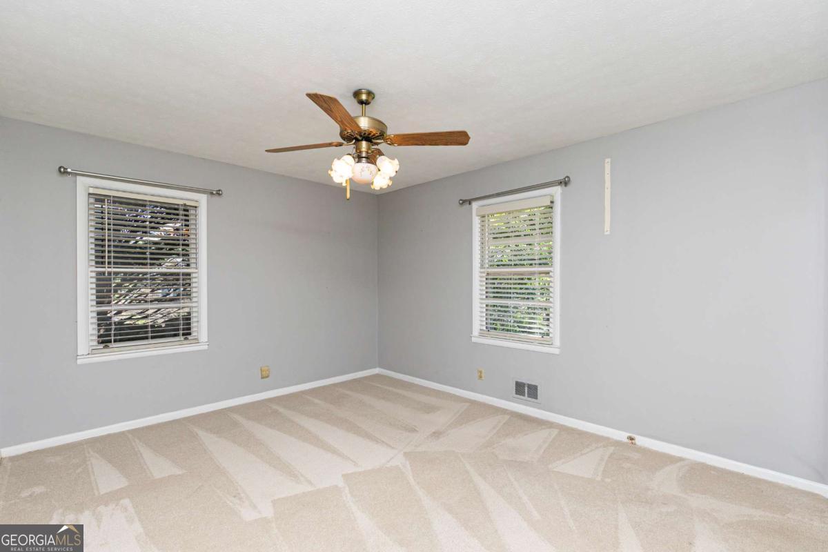2133 Sandy Plains Road Property Photo 23