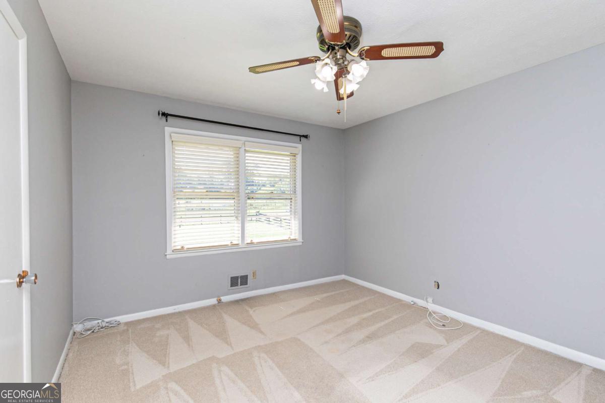 2133 Sandy Plains Road Property Photo 25