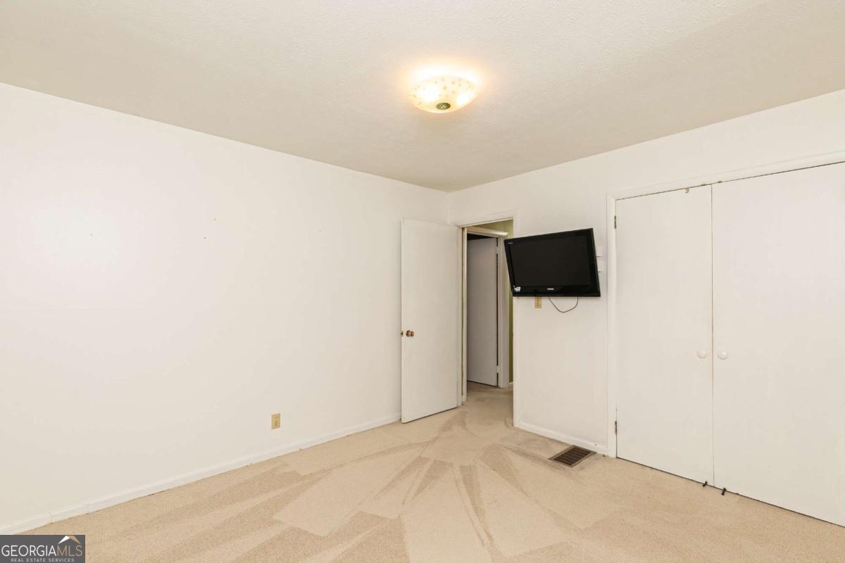 2133 Sandy Plains Road Property Photo 29