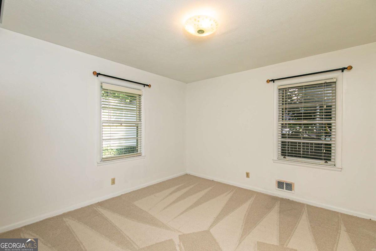 2133 Sandy Plains Road Property Photo 30