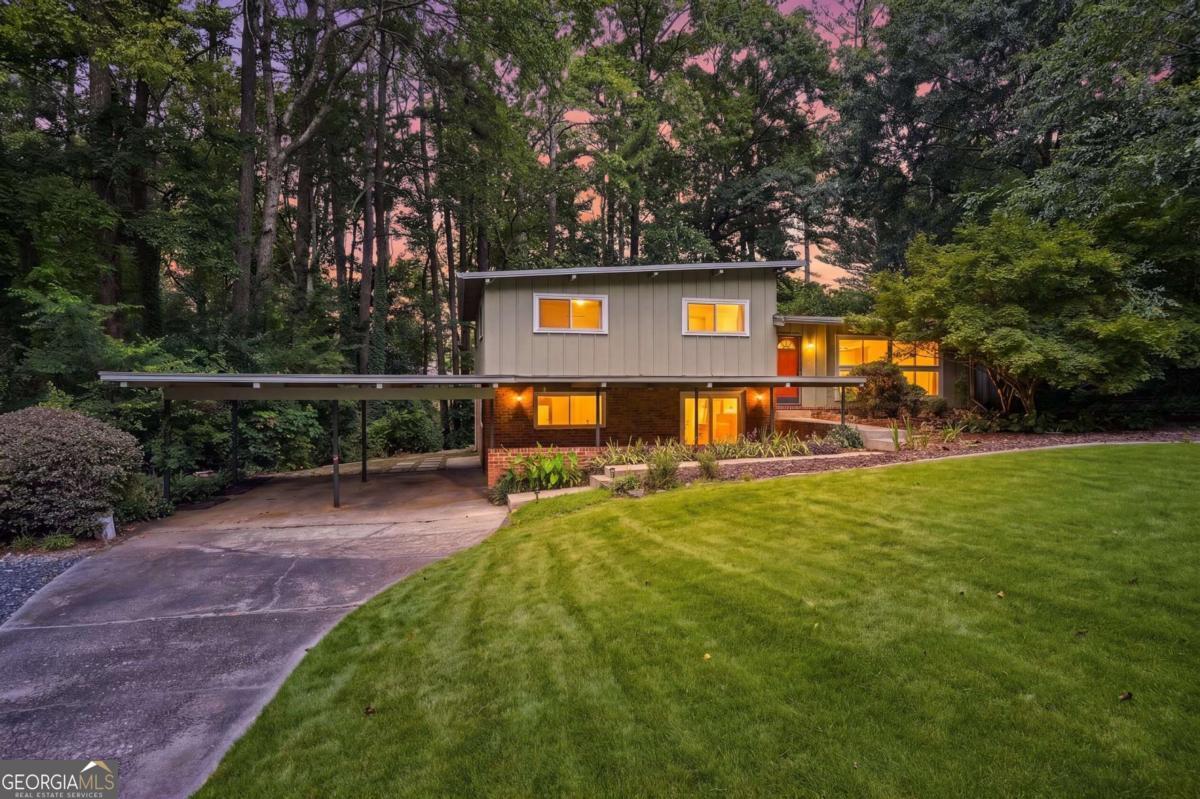 3522 Beachhill Drive