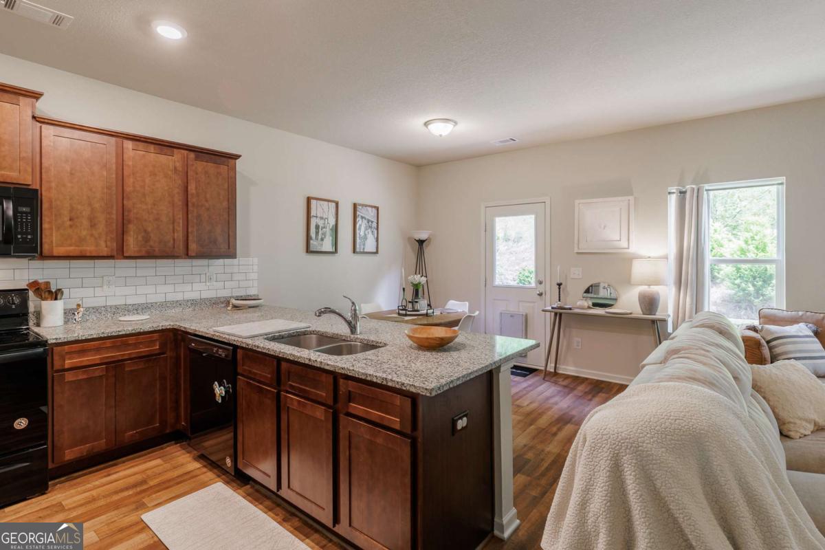 343 Morning Drive Property Photo 11