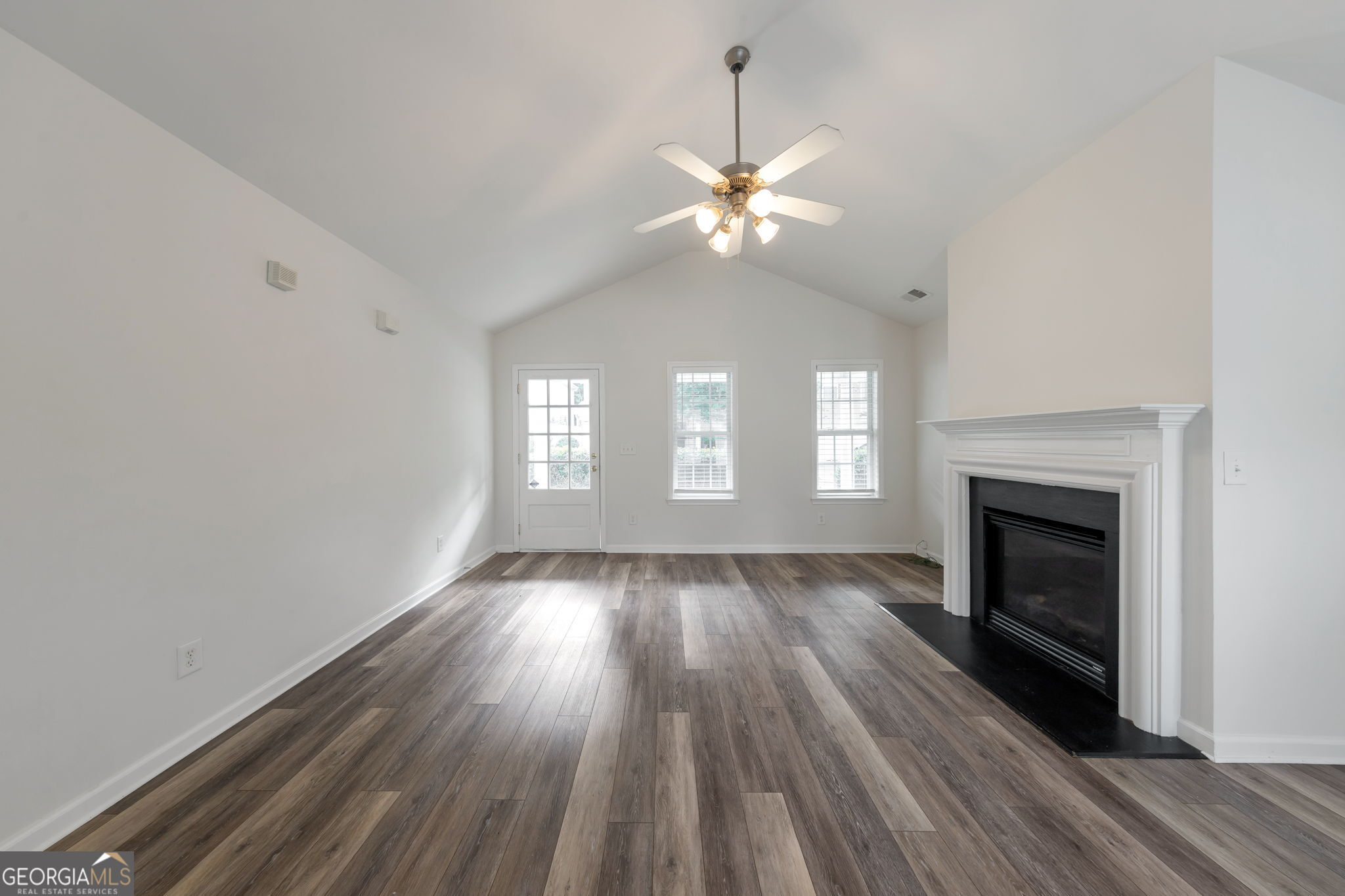 196 Highland Falls Drive Property Photo 3