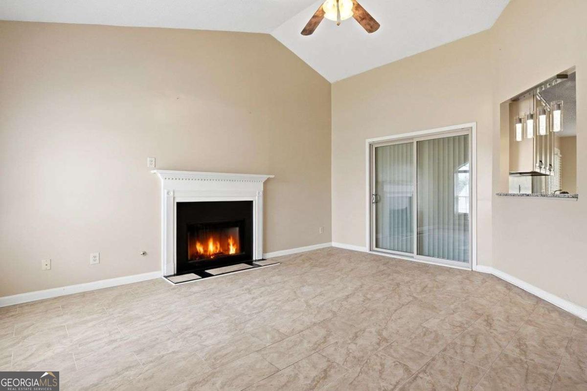 1016 Meadow Glen Circle Property Photo 6