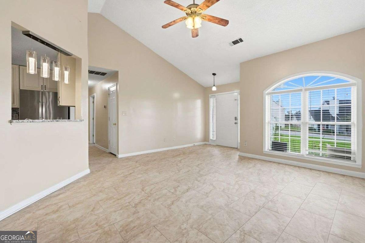 1016 Meadow Glen Circle Property Photo 10