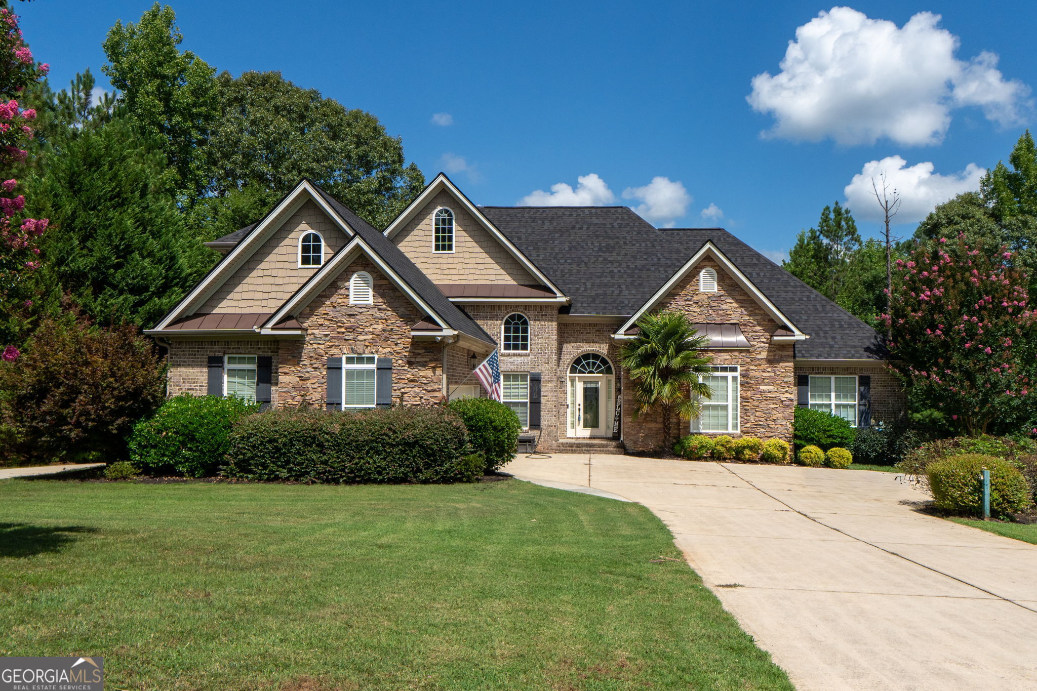32 River Rapids Drive Property Photo 2