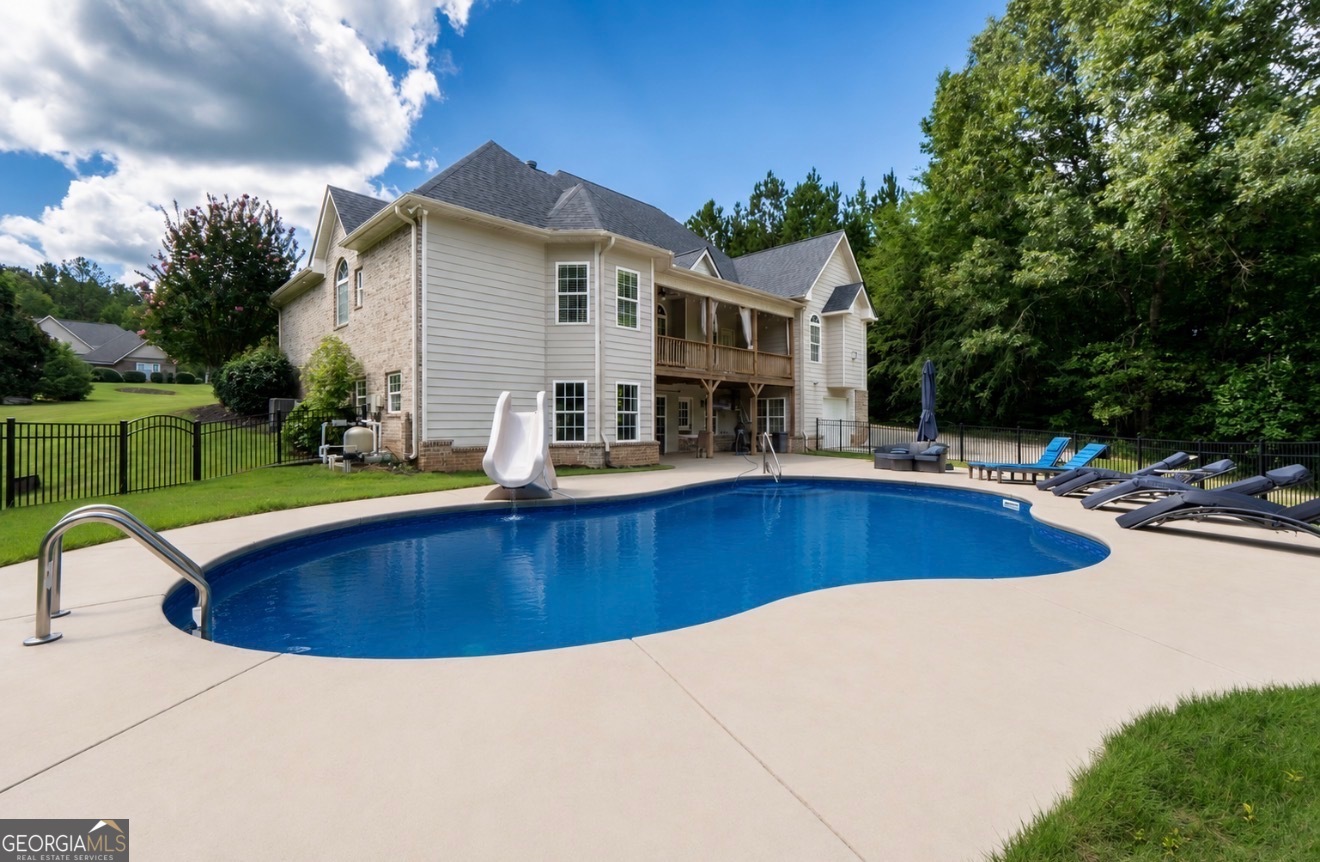 32 River Rapids Drive Property Photo 5