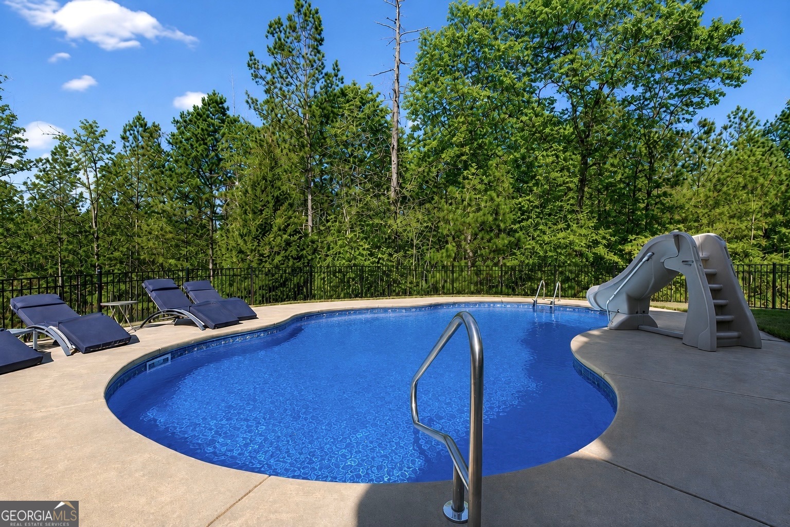 32 River Rapids Drive Property Photo 7