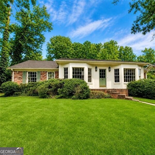 920 Buckingham Circle Nw Property Photo 1