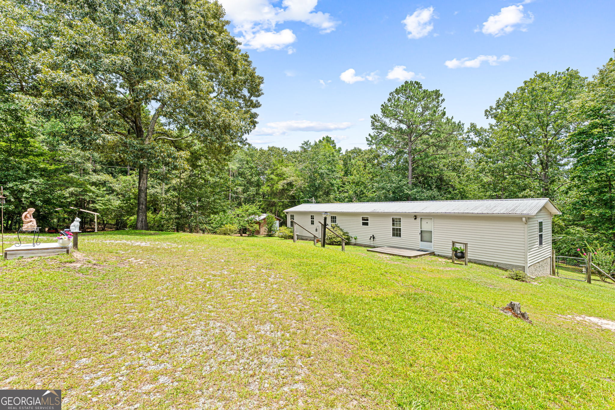 575 Grace Road Property Photo 4