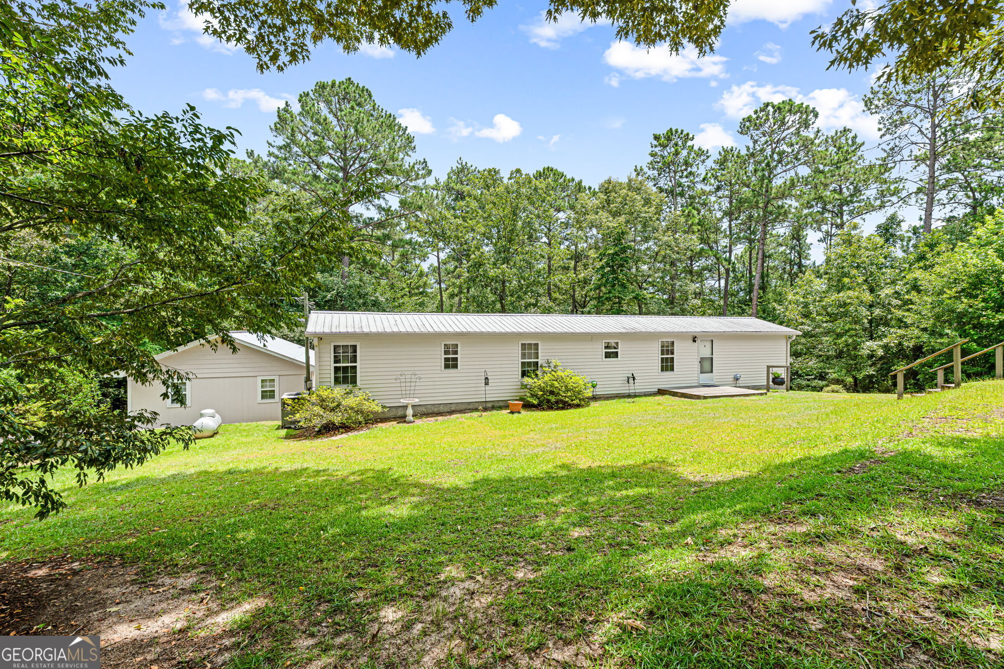 575 Grace Road Property Photo 5