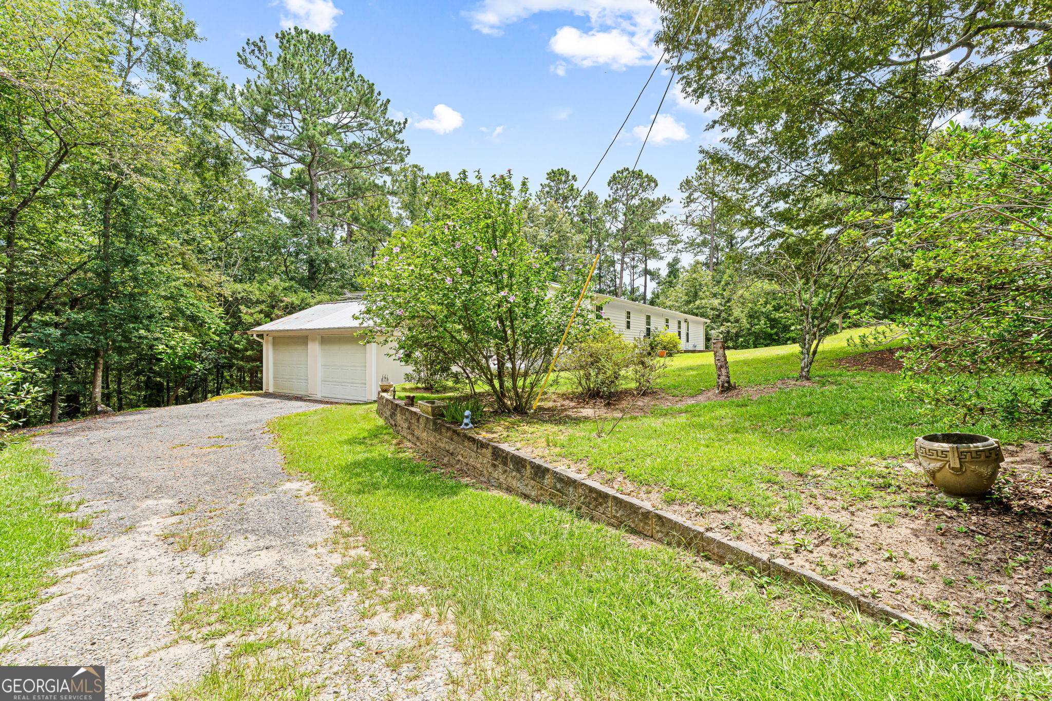 575 Grace Road Property Photo 6