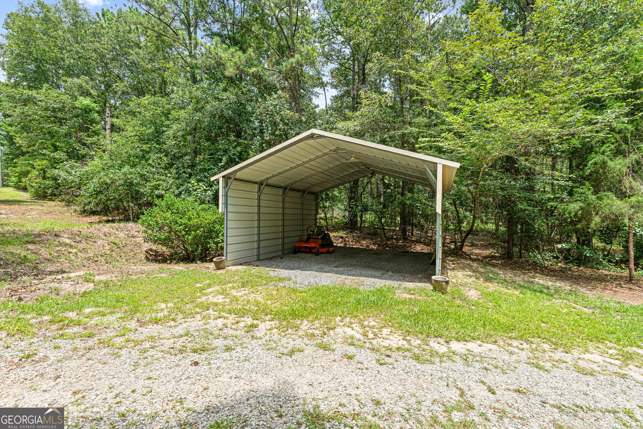 575 Grace Road Property Photo 7