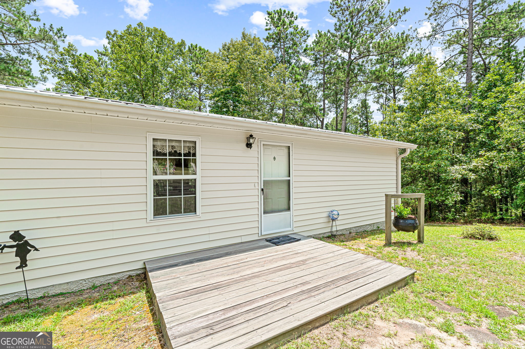 575 Grace Road Property Photo 9