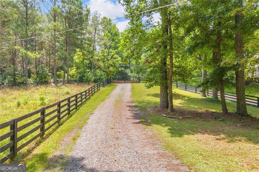 2865 Hightower Road Property Photo 4