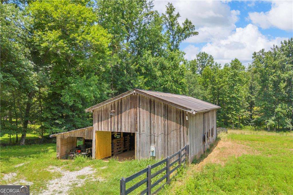 2865 Hightower Road Property Photo 8