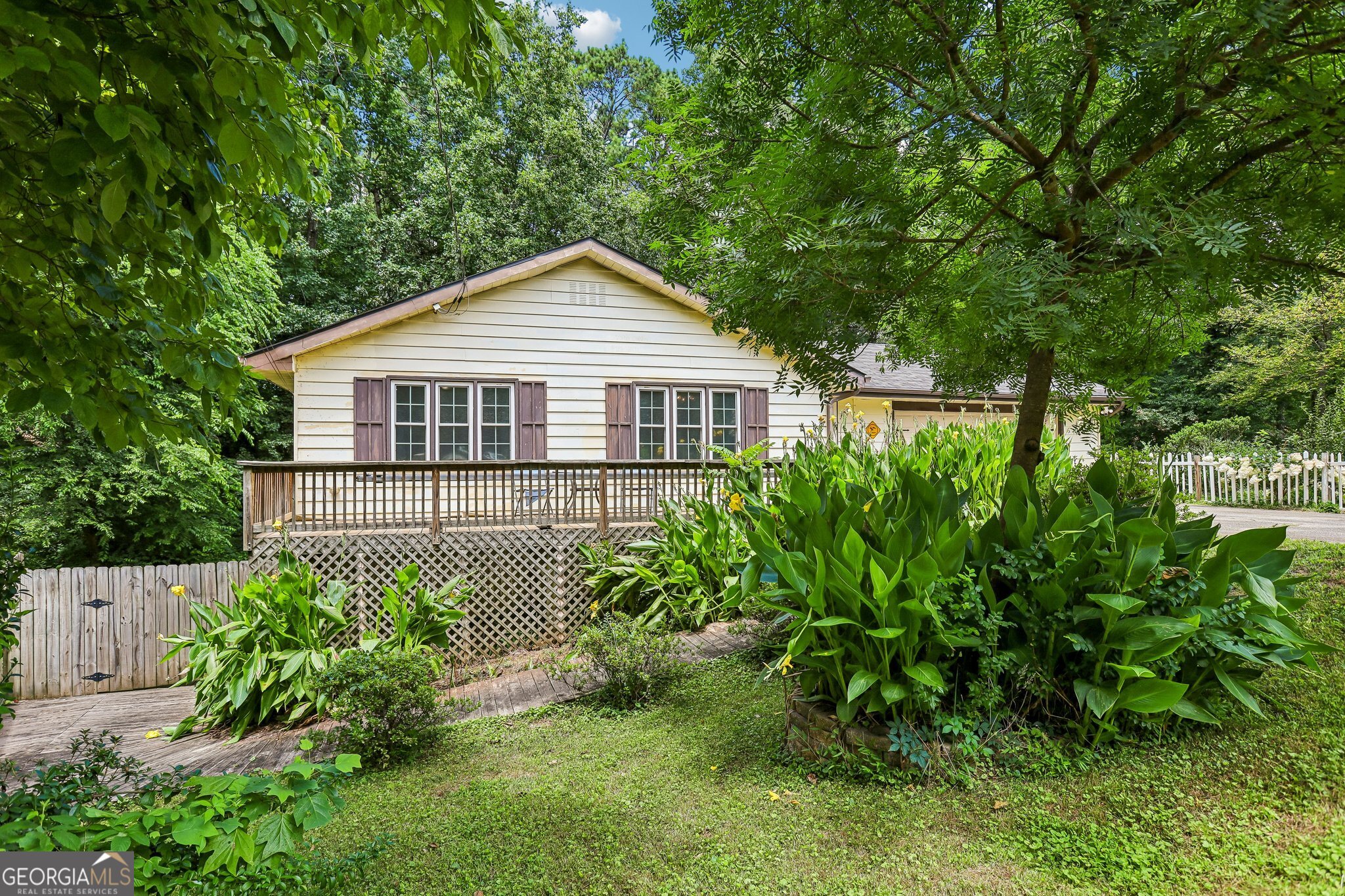 4728 N Springs Court Nw Property Photo 2