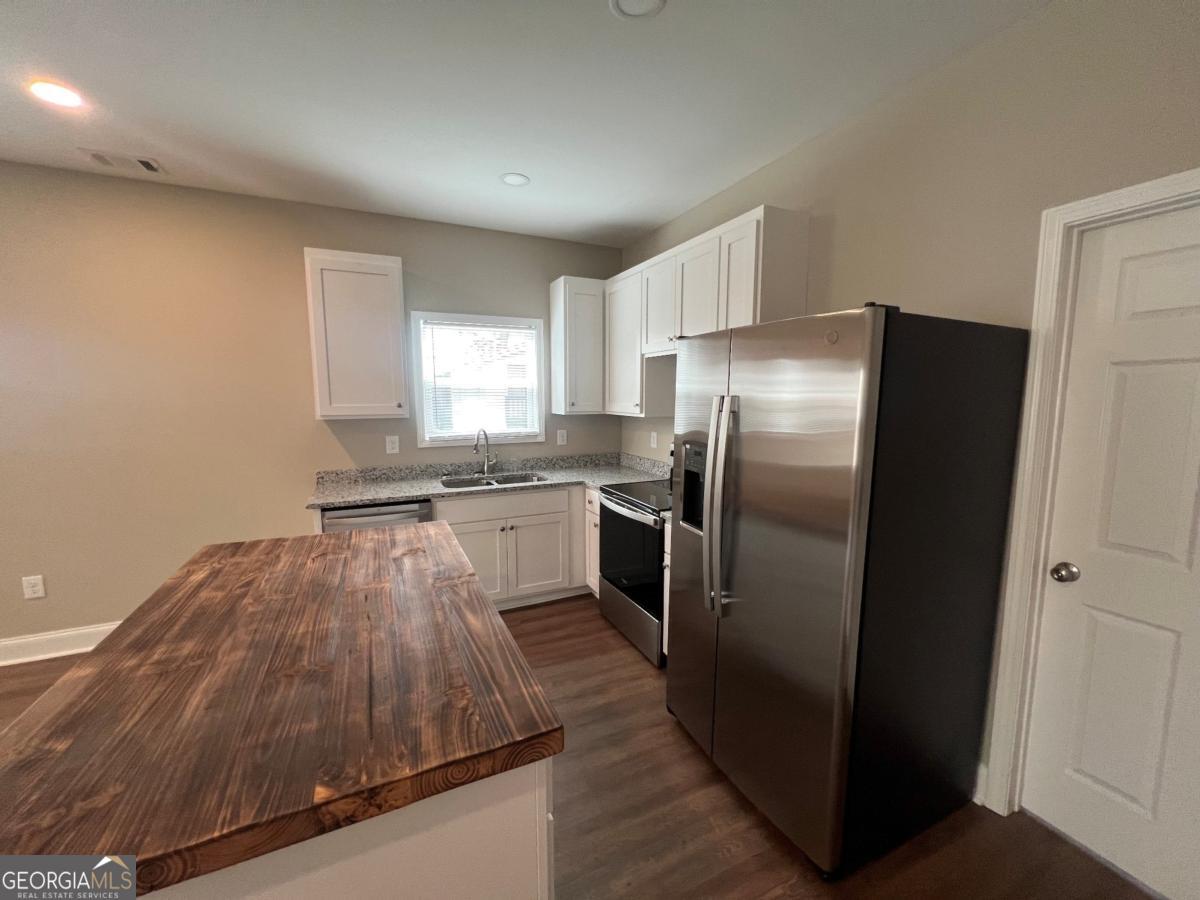 1027 Park Hill Drive Property Photo 3